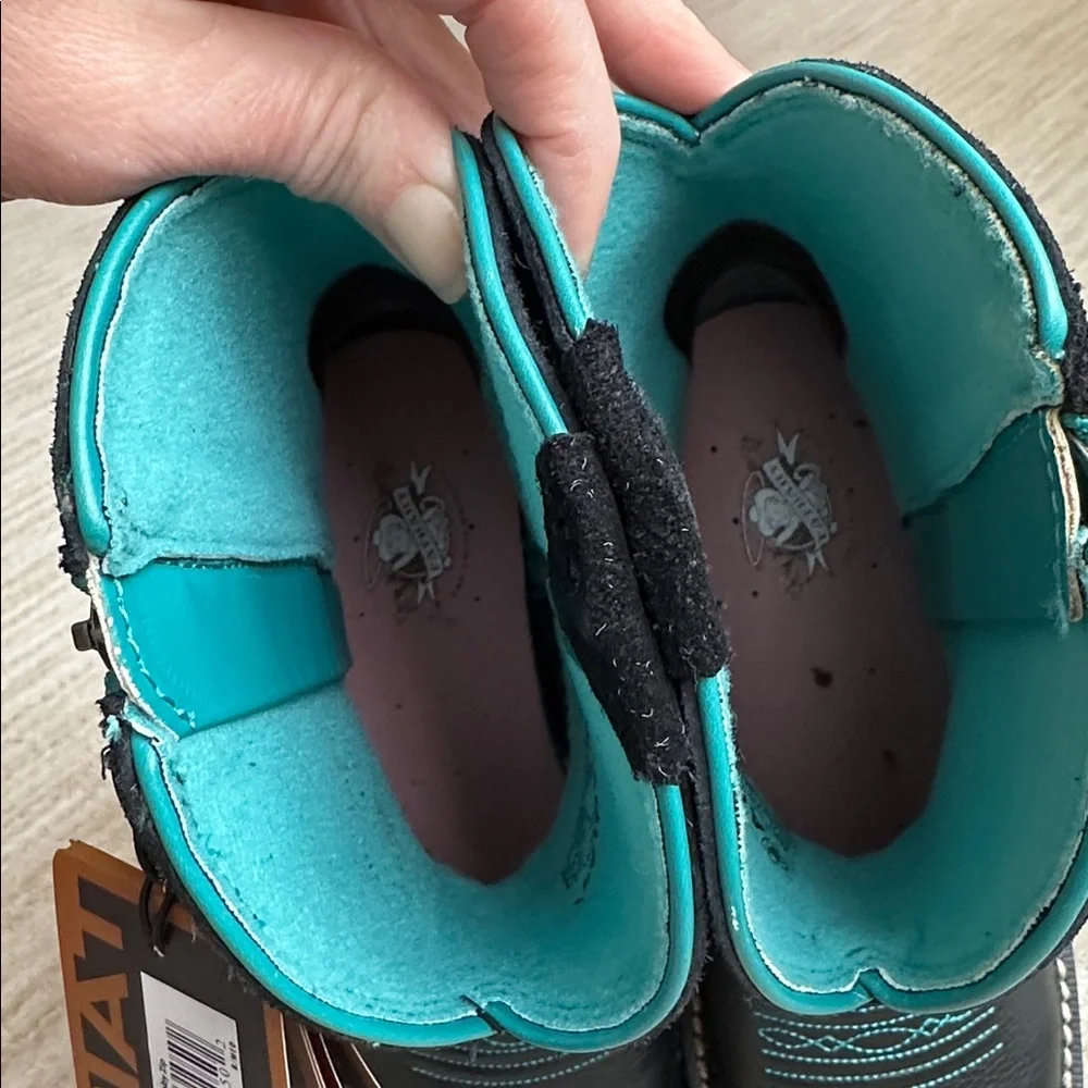 NWT Ariat Fatbaby Zip Western Boots Black w Blue Stitching Style 10008741 Size 6